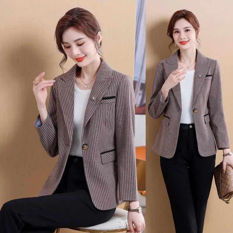 Women's Notched Collar Full Sleeve Single Button Casual Blazer