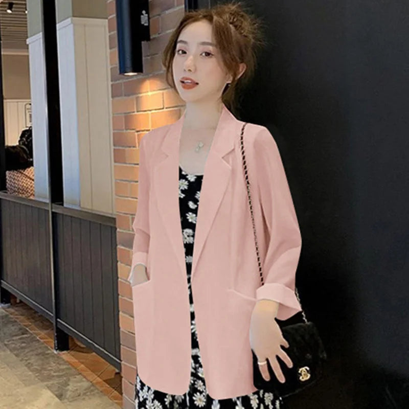 Women's Notched Polyester Full Sleeves Solid Pattern Blazer